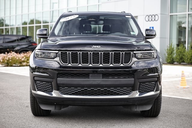 2023 Jeep Grand Cherokee Laredo photo 12
