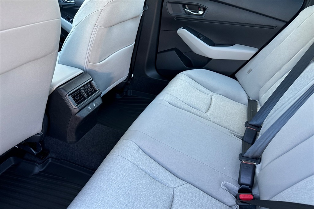 2025 Honda Accord LX photo 13