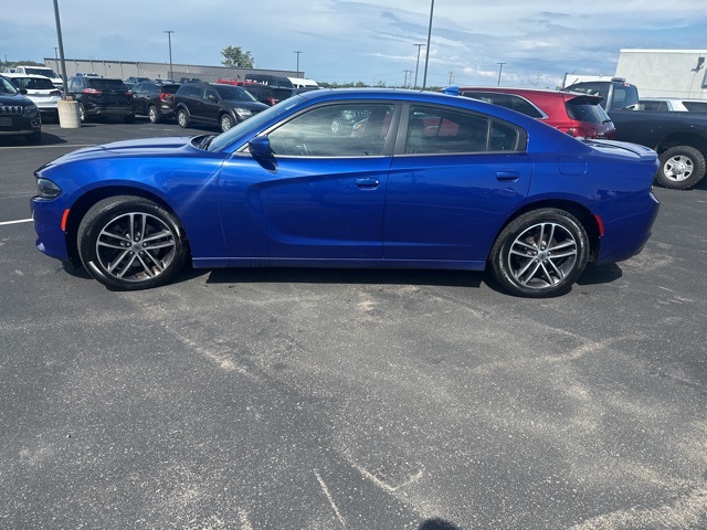 2019 Dodge Charger SXT photo 2