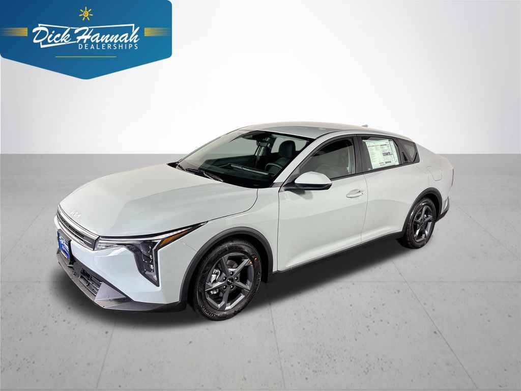 2025 Kia K4 LXS's photo