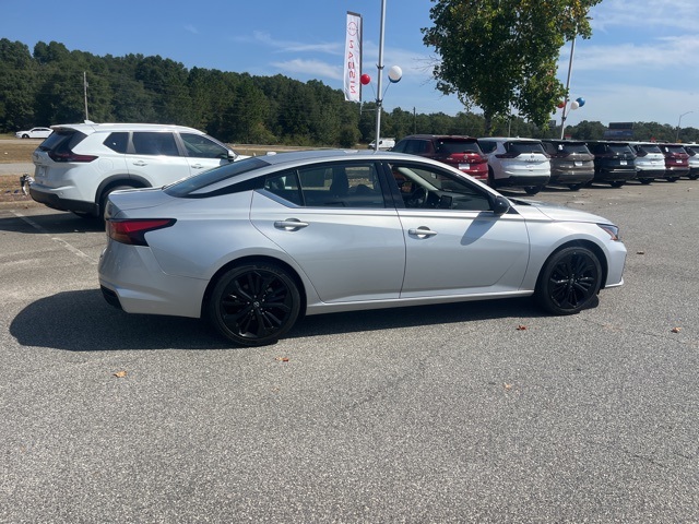 2024 Nissan Altima 2.5 SR photo 5