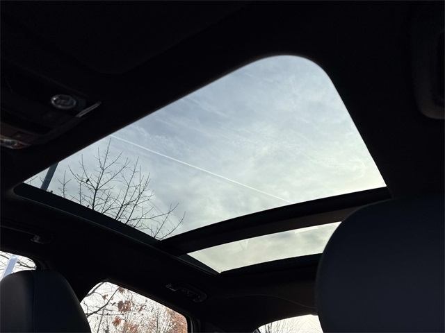 2026 Kia K5 GT-Line photo 4