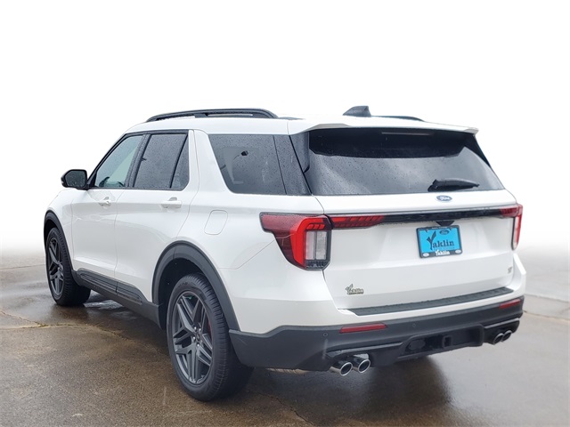 2025 Ford Explorer ST photo 3