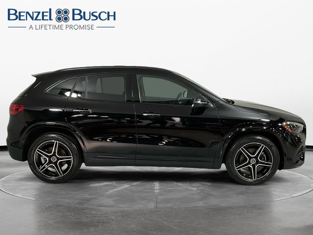 2025 Mercedes Benz GLA 250 4MATIC photo 3