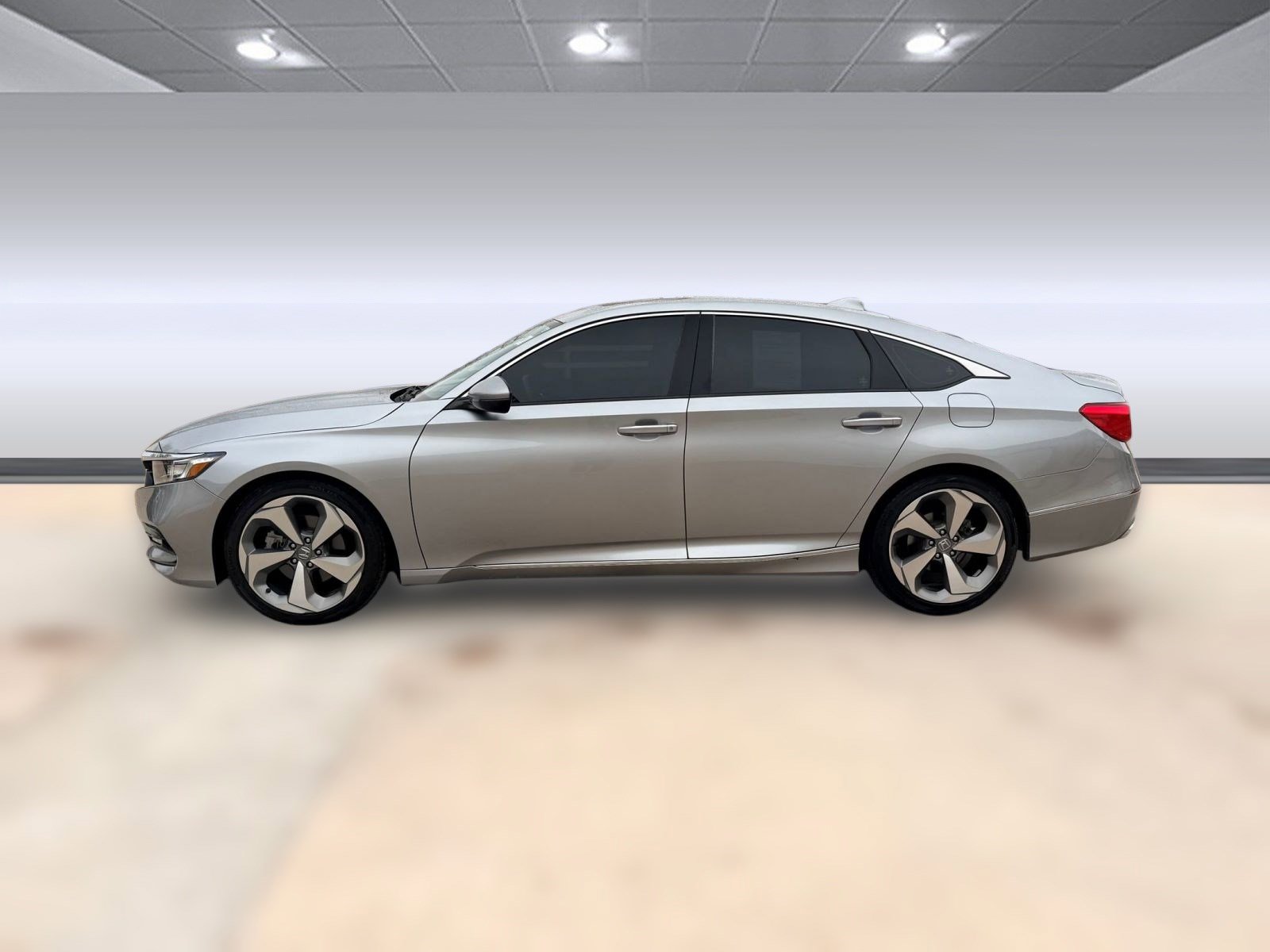 2018 Honda Accord Touring 2.0T photo 2