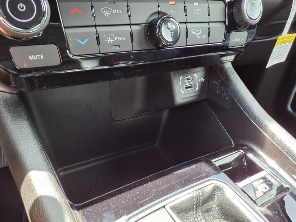2025 Jeep Compass North Edition Latitude photo 8