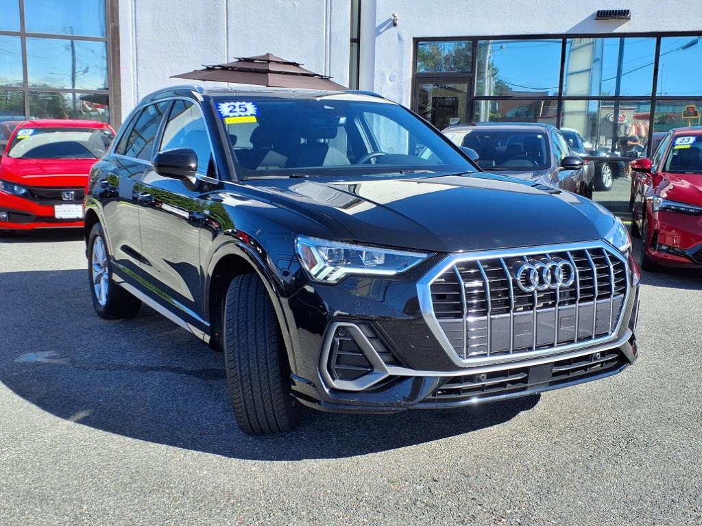 2025 Audi Q3 S line Premium photo 3