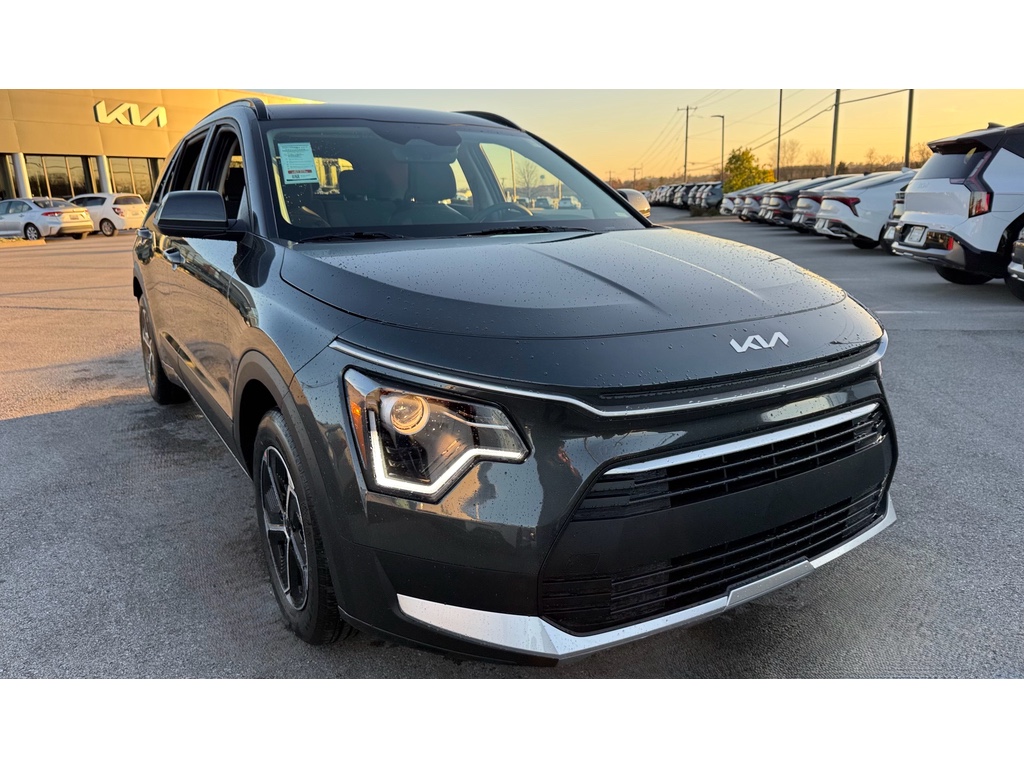 2026 Kia Niro LX's photo