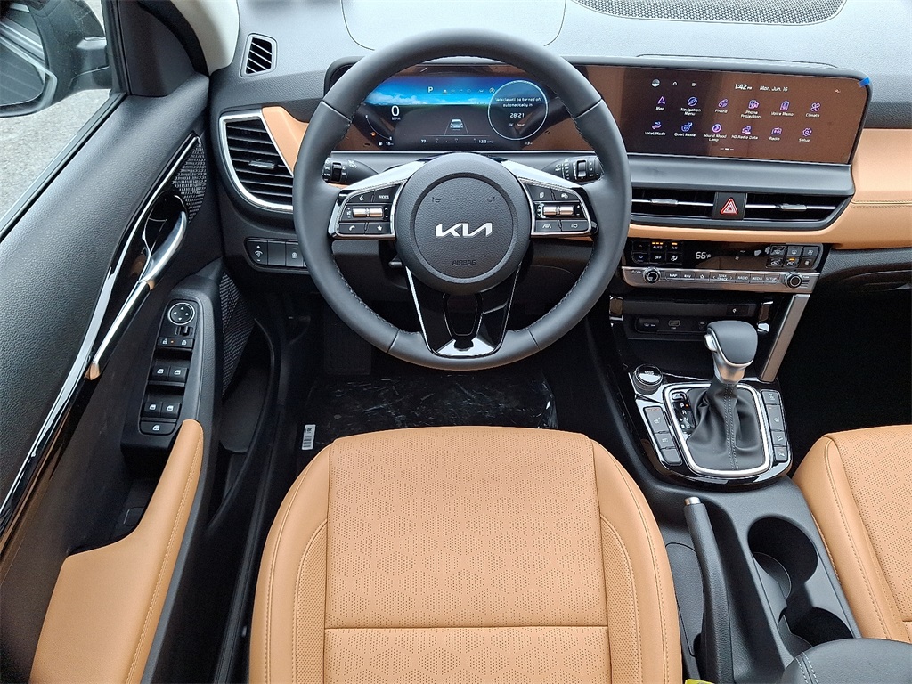 2025 Kia Seltos EX photo 9