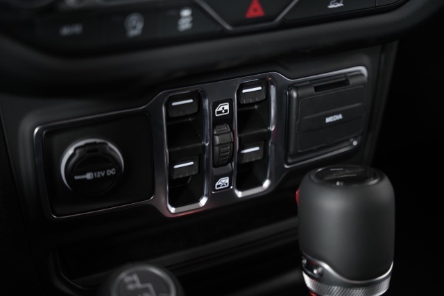 2025 Jeep Gladiator Sport photo 11