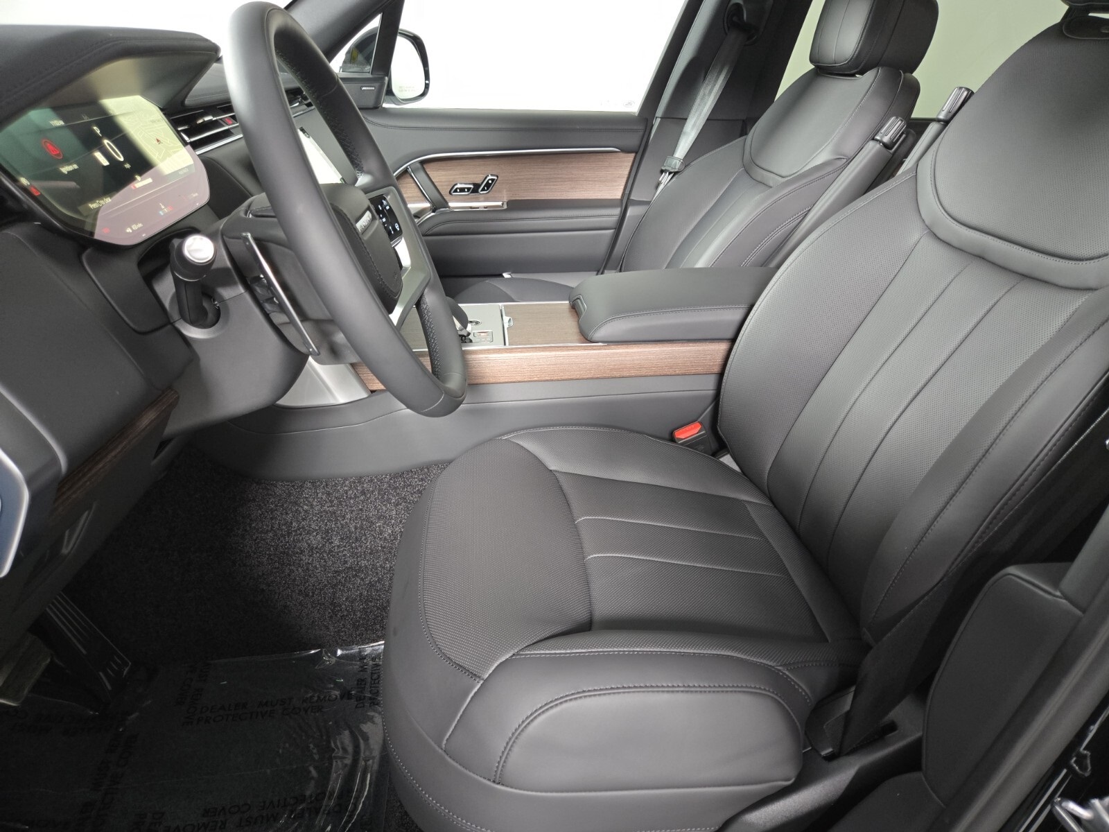 2025 Land Rover Range Rover SE photo 10