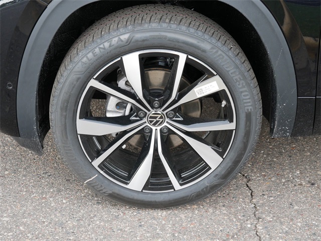2025 Volkswagen Atlas SEL Premium R-Line photo 5