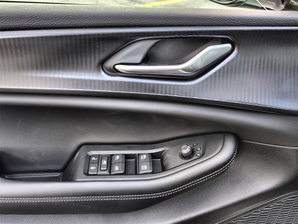 2025 Jeep Grand Cherokee Laredo Altitude photo 13