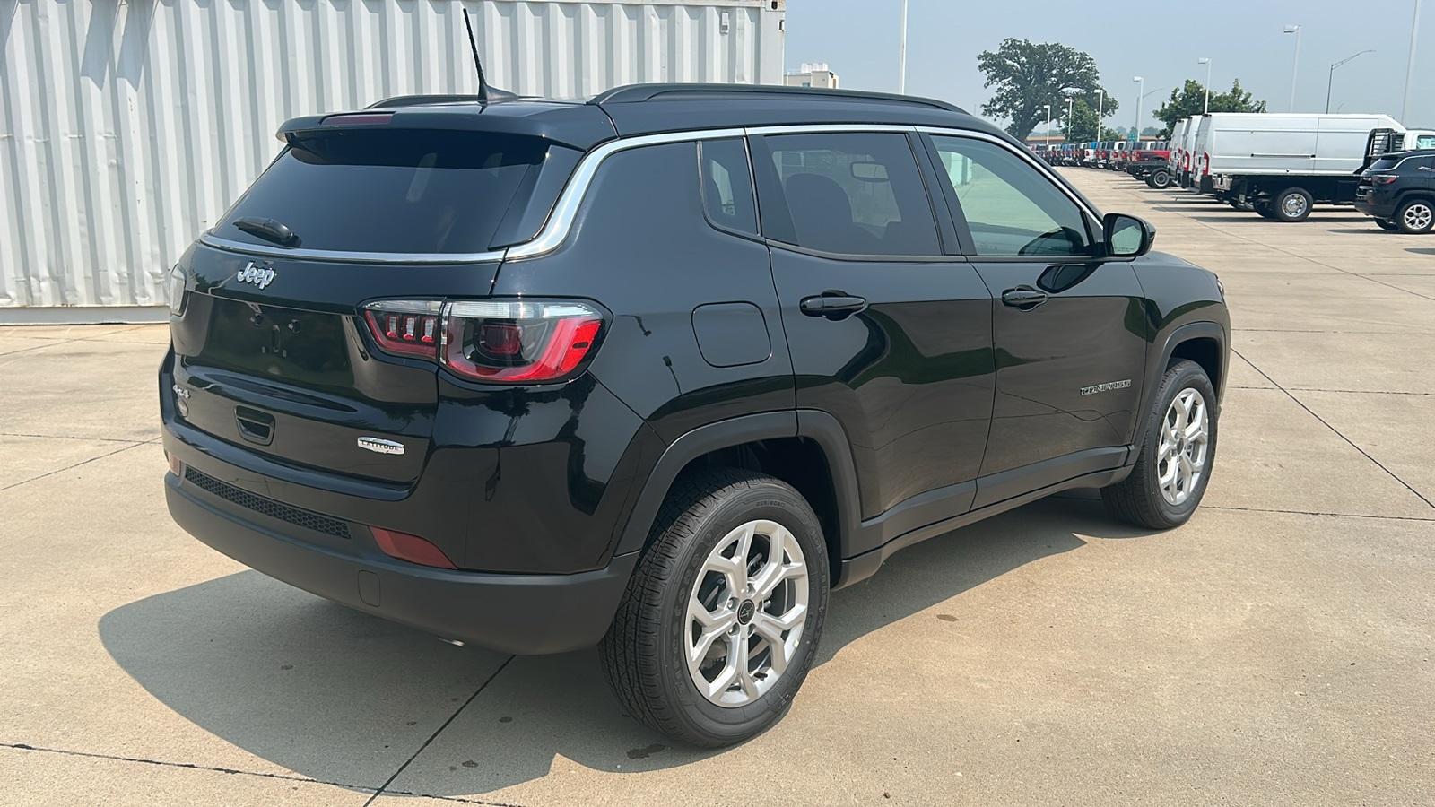 2025 Jeep Compass Latitude photo 3