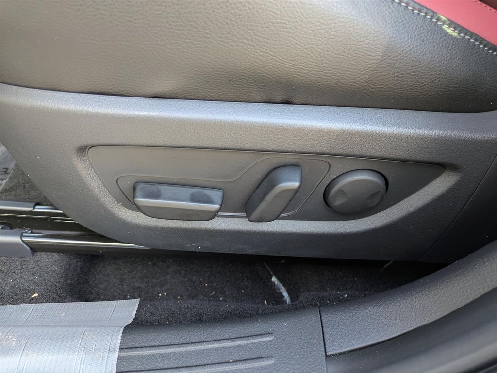 2025 Mazda CX-50 Premium photo 29