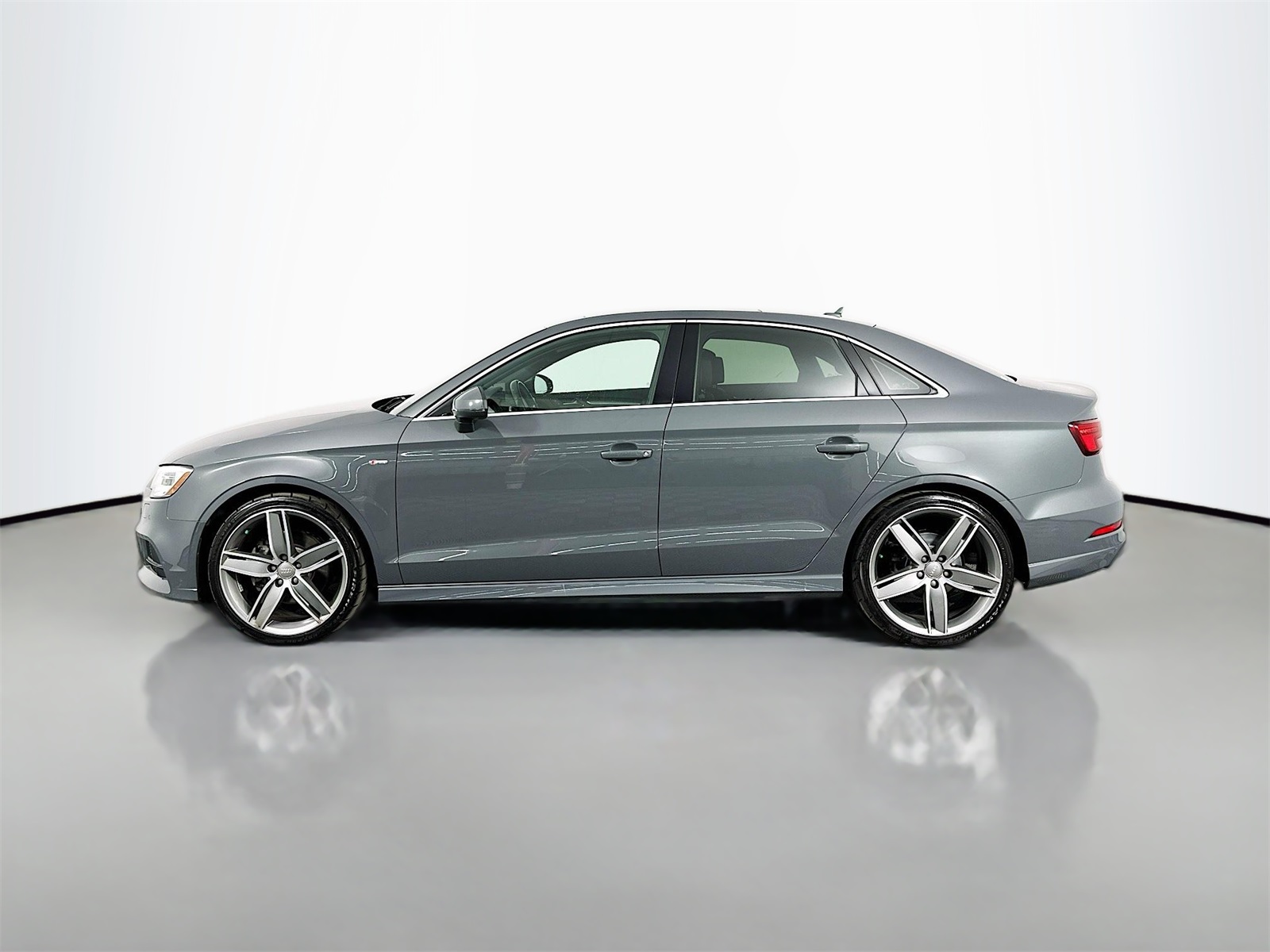 2018 Audi A3 2.0T Premium Plus photo 2