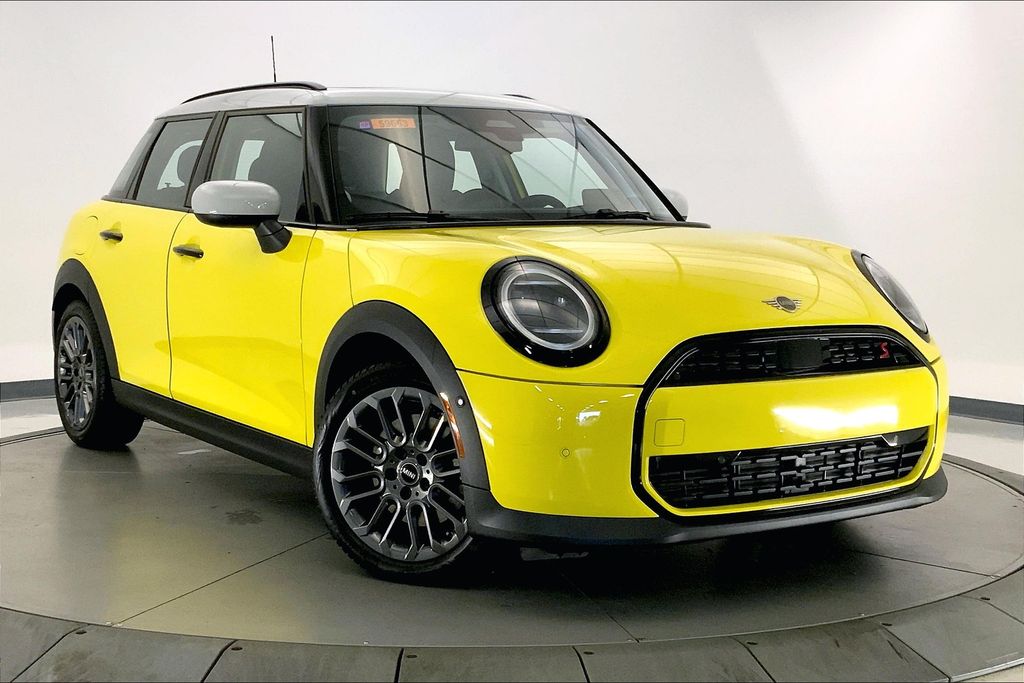 Certified Pre-Owned 2025 MINI Cooper S Hardtop 4 Door Signature