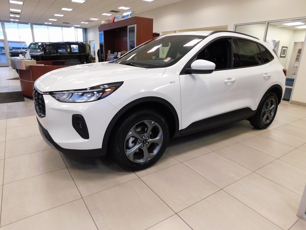 2026 Ford Escape Hybrid ST-Line Select photo 3