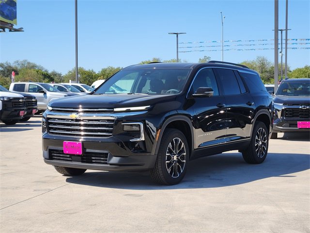 2026 Chevrolet Traverse photo 2