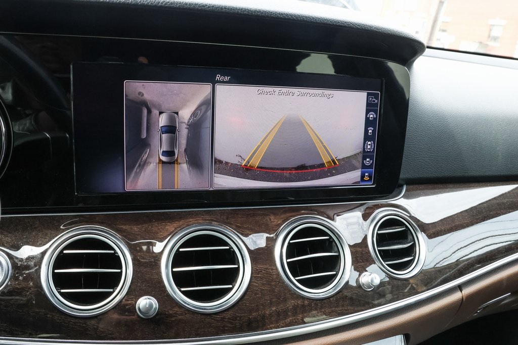 2019 Mercedes Benz E 300 photo 5