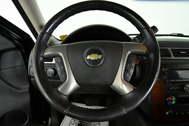 2012 Chevrolet Suburban 1500 LT photo 2