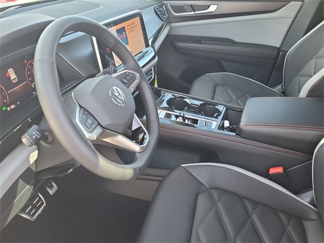 2025 Volkswagen Atlas Peak Edition SE photo 10