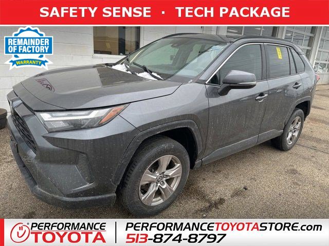 2022 Toyota RAV4 XLE's photo
