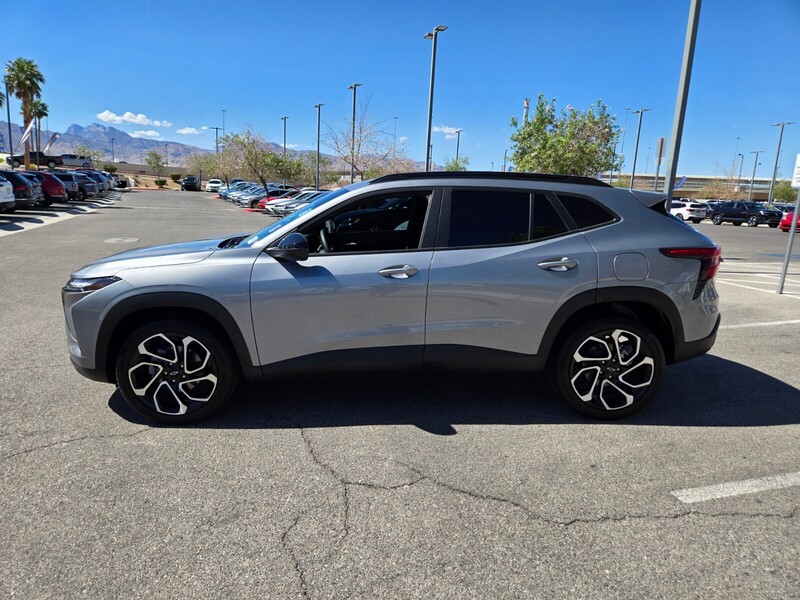2024 Chevrolet Trax photo 3