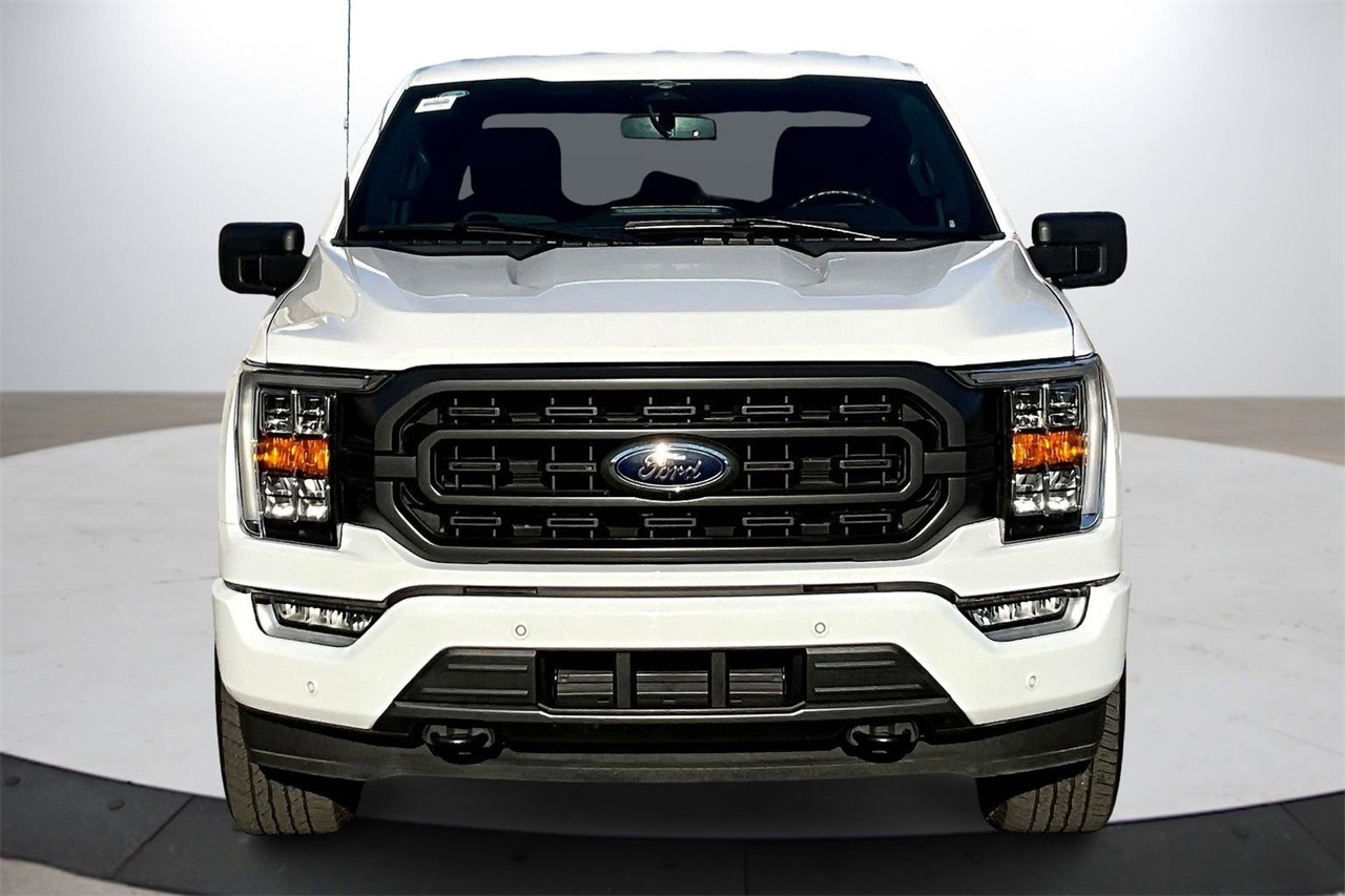2023 Ford F-150 XLT photo 3