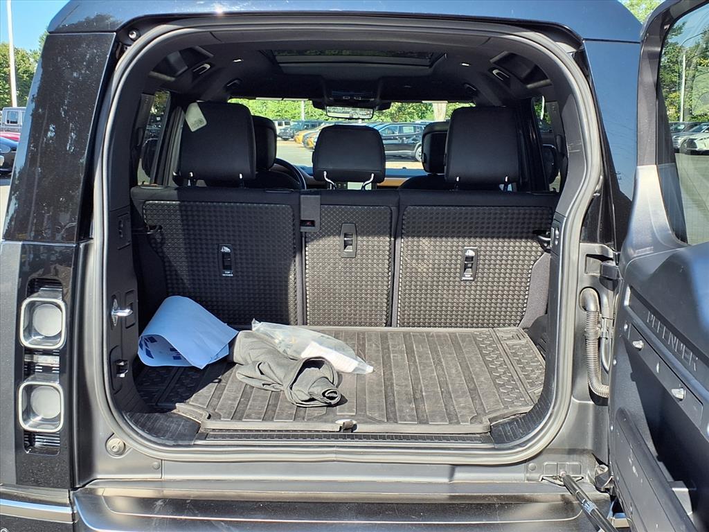 2023 Land Rover Defender 110 X photo 22