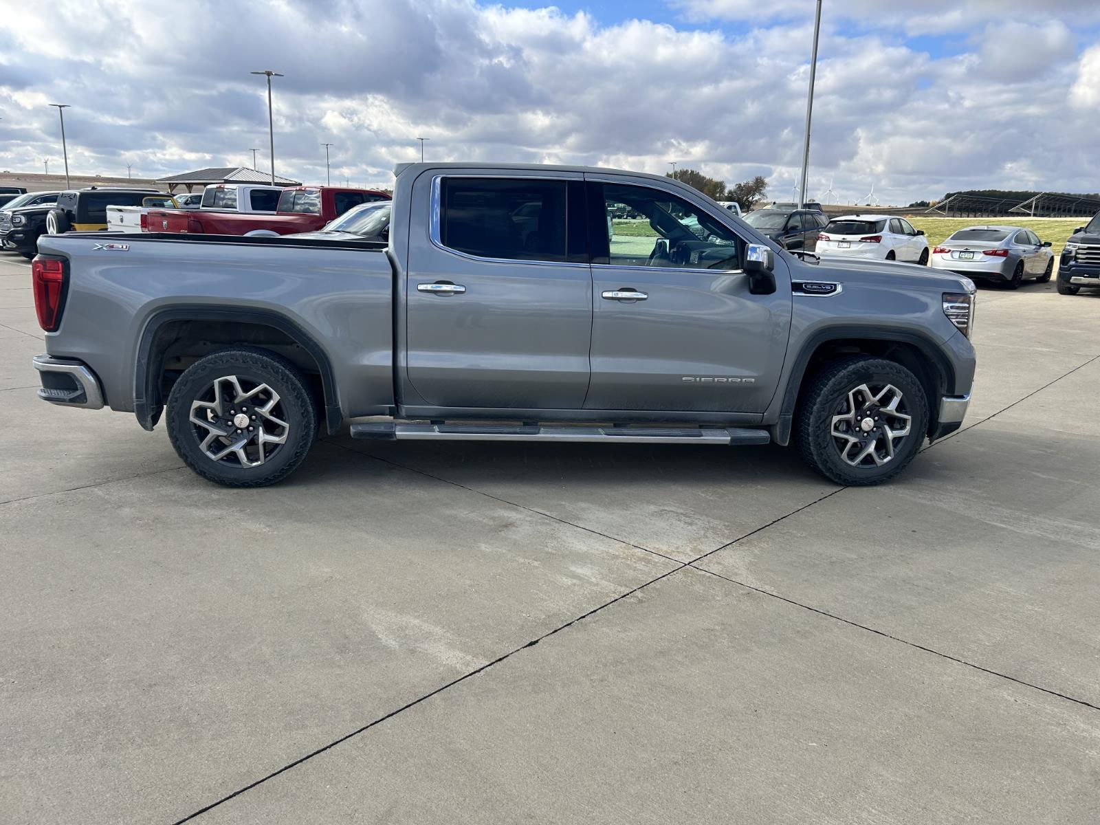 2023 Gmc Sierra 1500 SLT photo 2