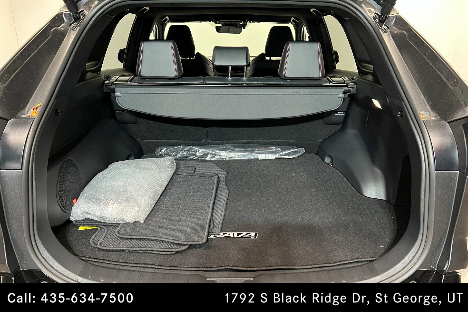 2025 Toyota RAV4 Hybrid XSE photo 21
