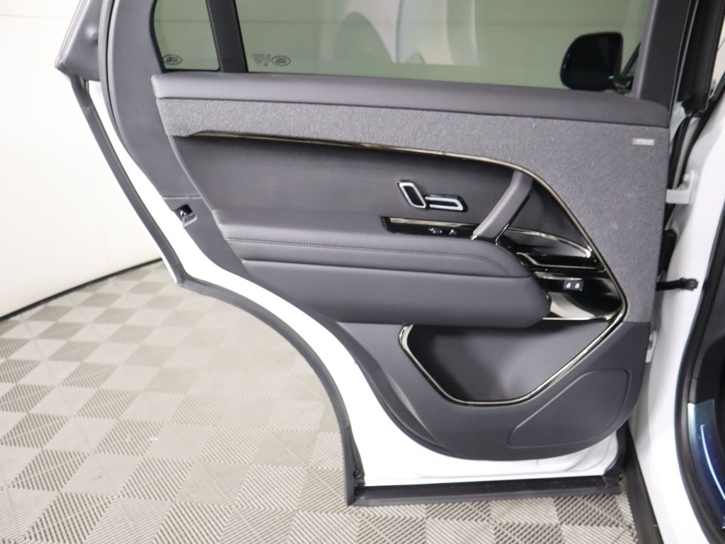 2025 Land Rover Range Rover Sport SE photo 25