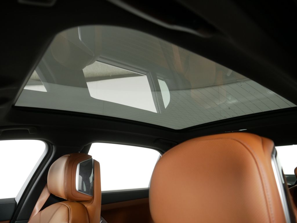 2025 Bmw 750e 750e xDrive photo 17