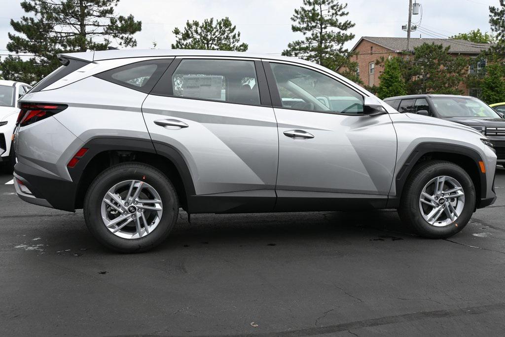 2025 Hyundai Tucson SE photo 7
