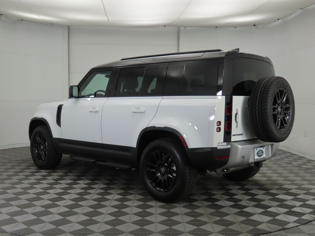 2025 Land Rover Defender 110 S photo 7