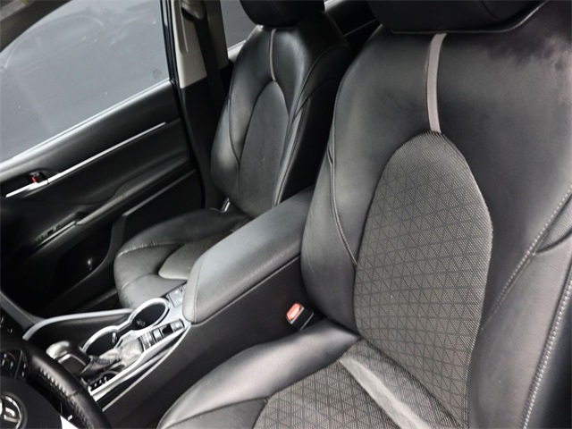 2019 Toyota Camry XSE photo 25