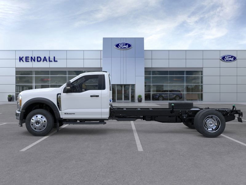 2026 Ford F-600 photo 2