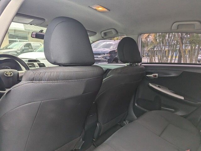 2013 Toyota Corolla S photo 13