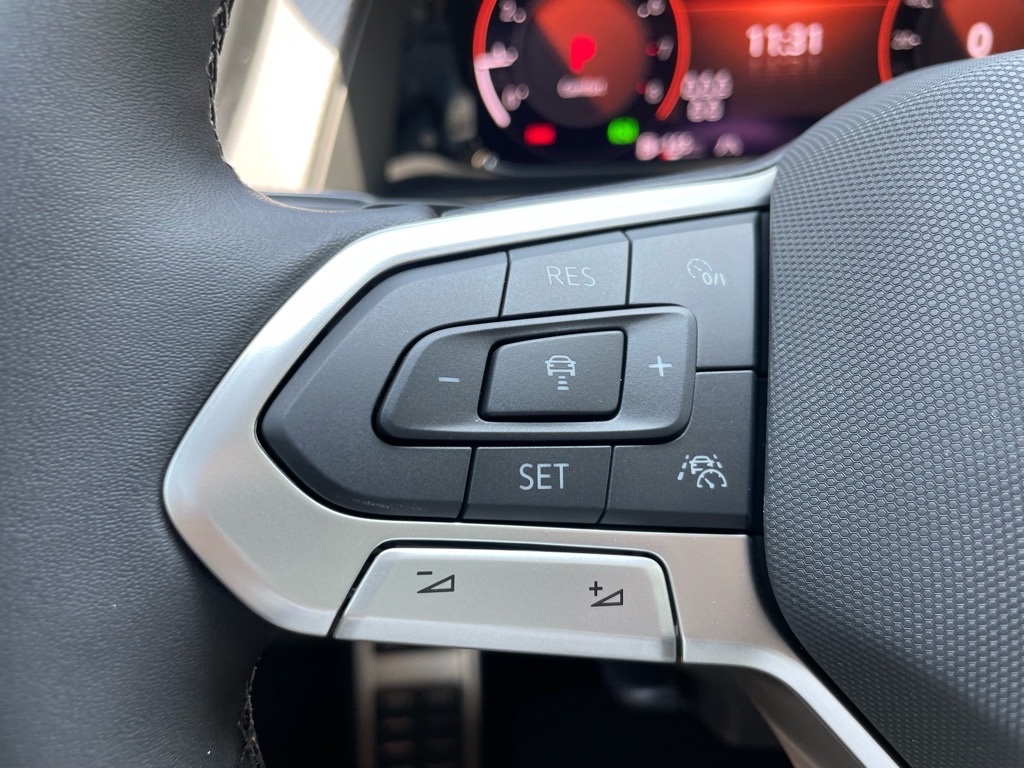 2025 Volkswagen Atlas Peak Edition SE photo 8