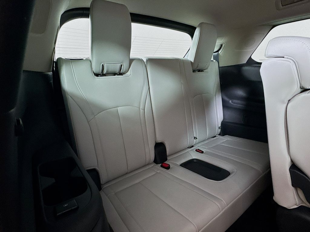 2026 Infiniti QX60 Luxe photo 29