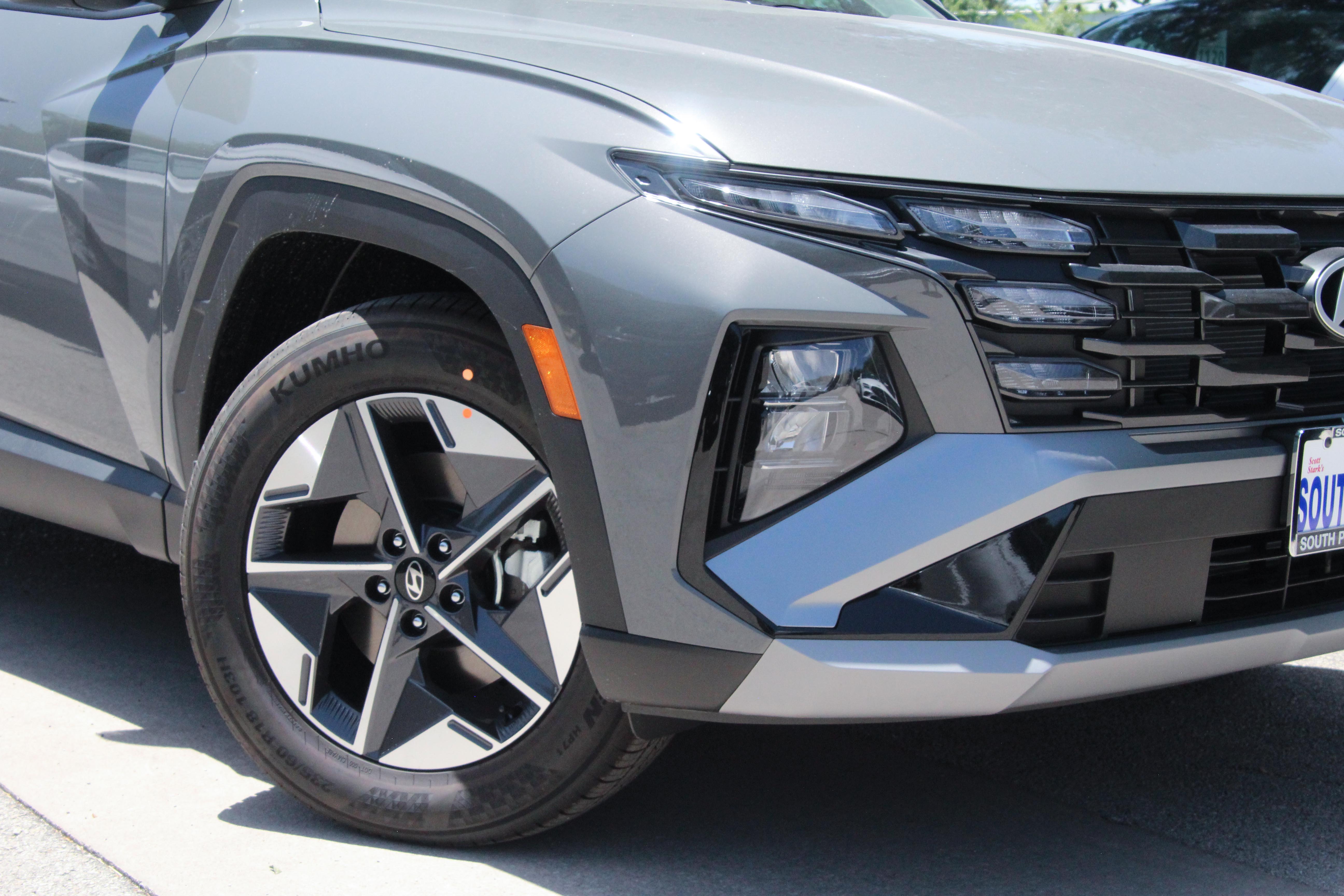 2025 Hyundai Tucson SEL photo 2