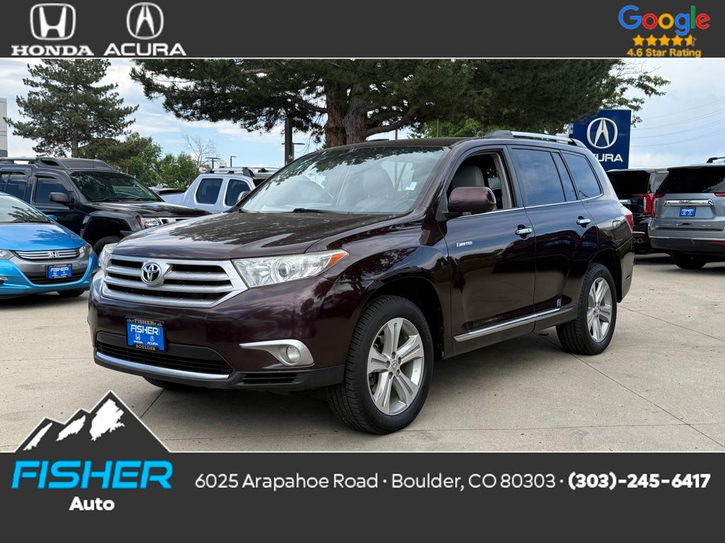 Used 2013  Toyota Limited image 1