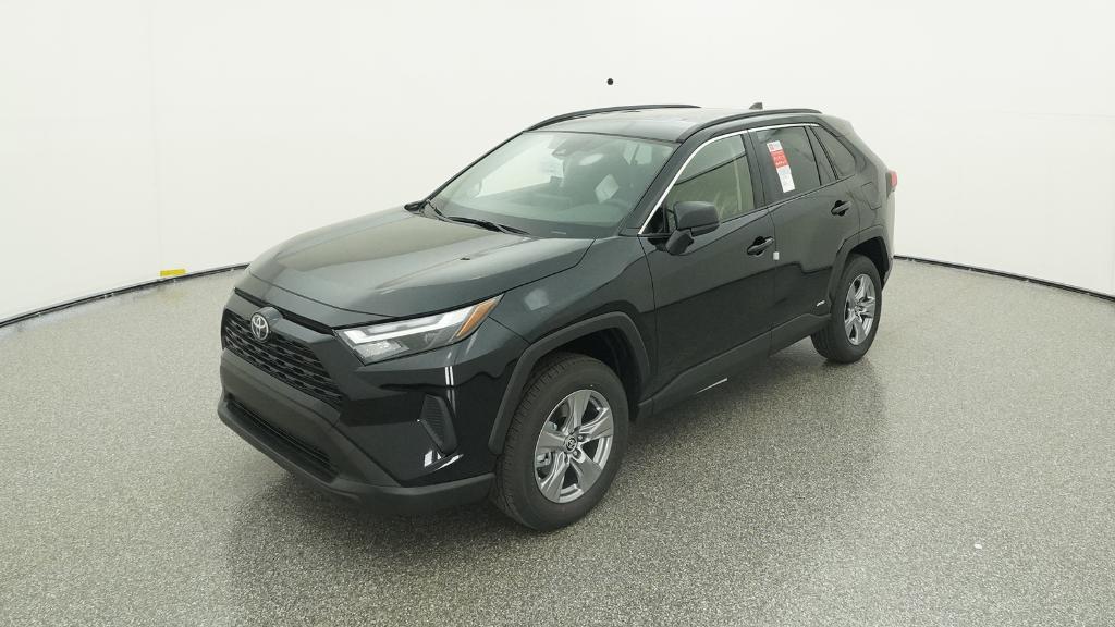 2025 Toyota RAV4 LE's photo