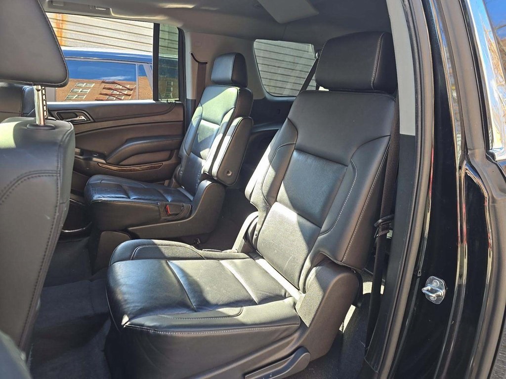2020 Chevrolet Suburban LT photo 4