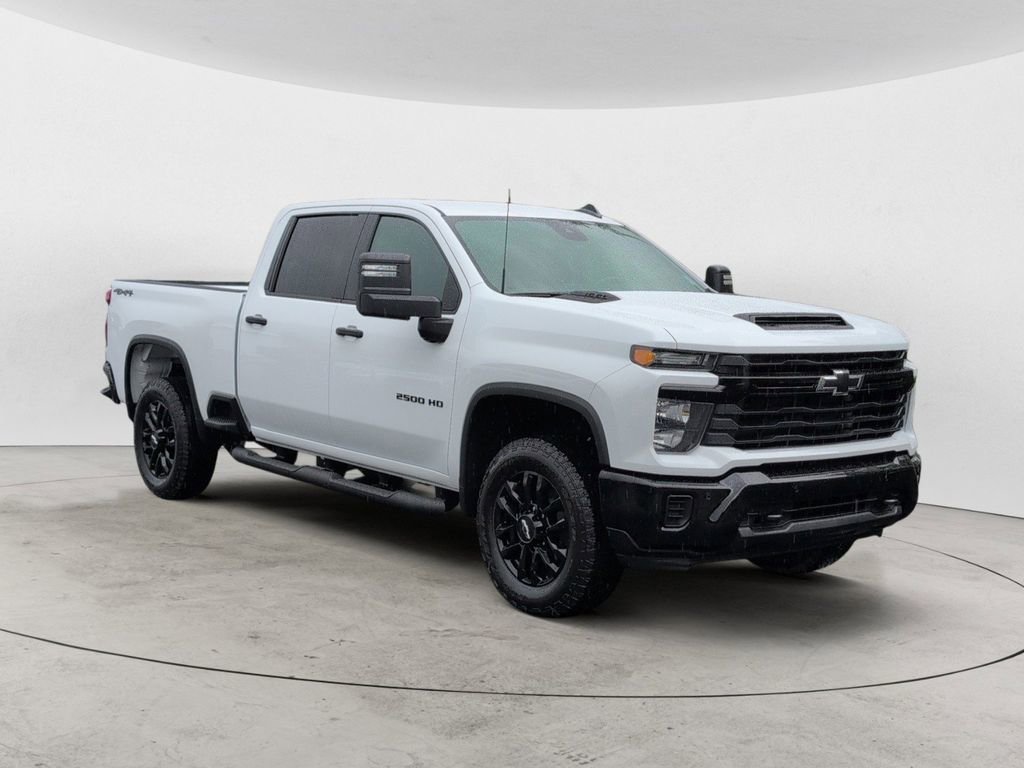 2025 Chevrolet Silverado 2500HD Custom's photo