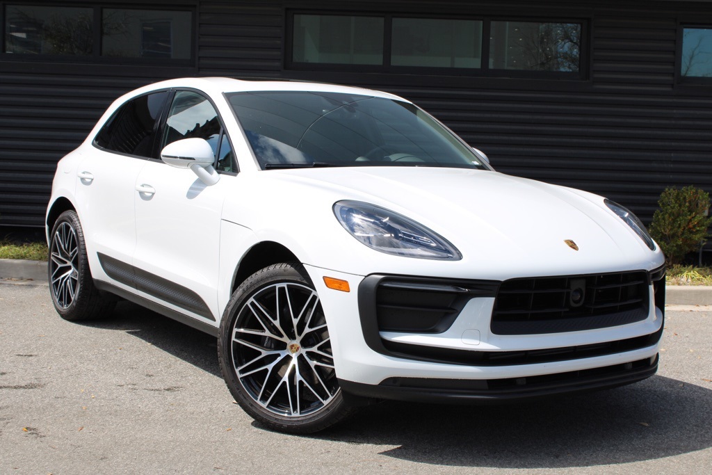 2024 Porsche Macan photo 4