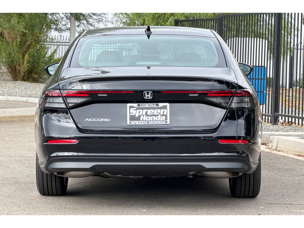 2025 Honda Accord LX photo 5