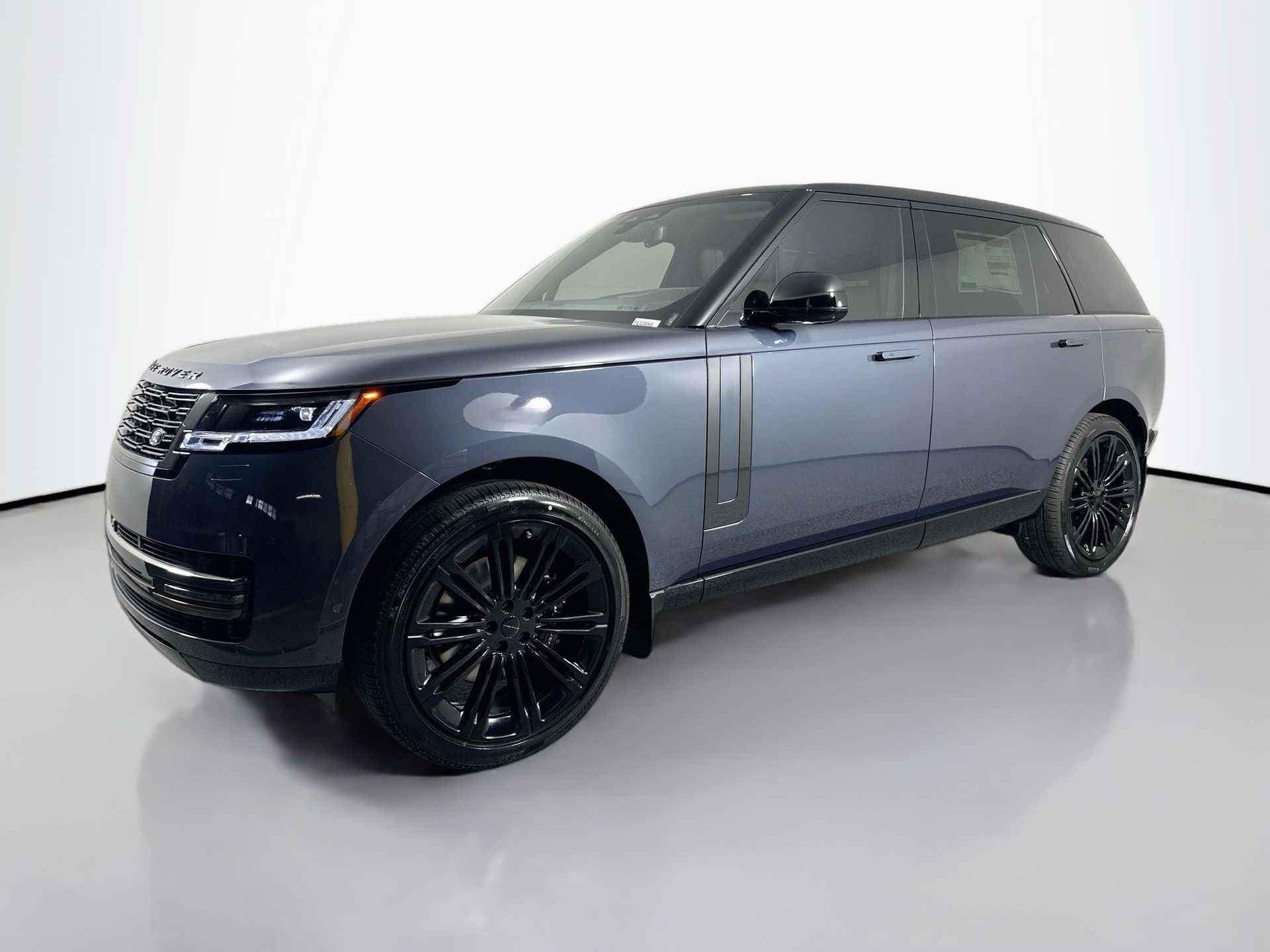 2026 Land Rover Range Rover SE's photo