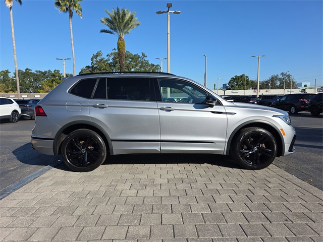 2023 Volkswagen Tiguan SE R-Line Black photo 3